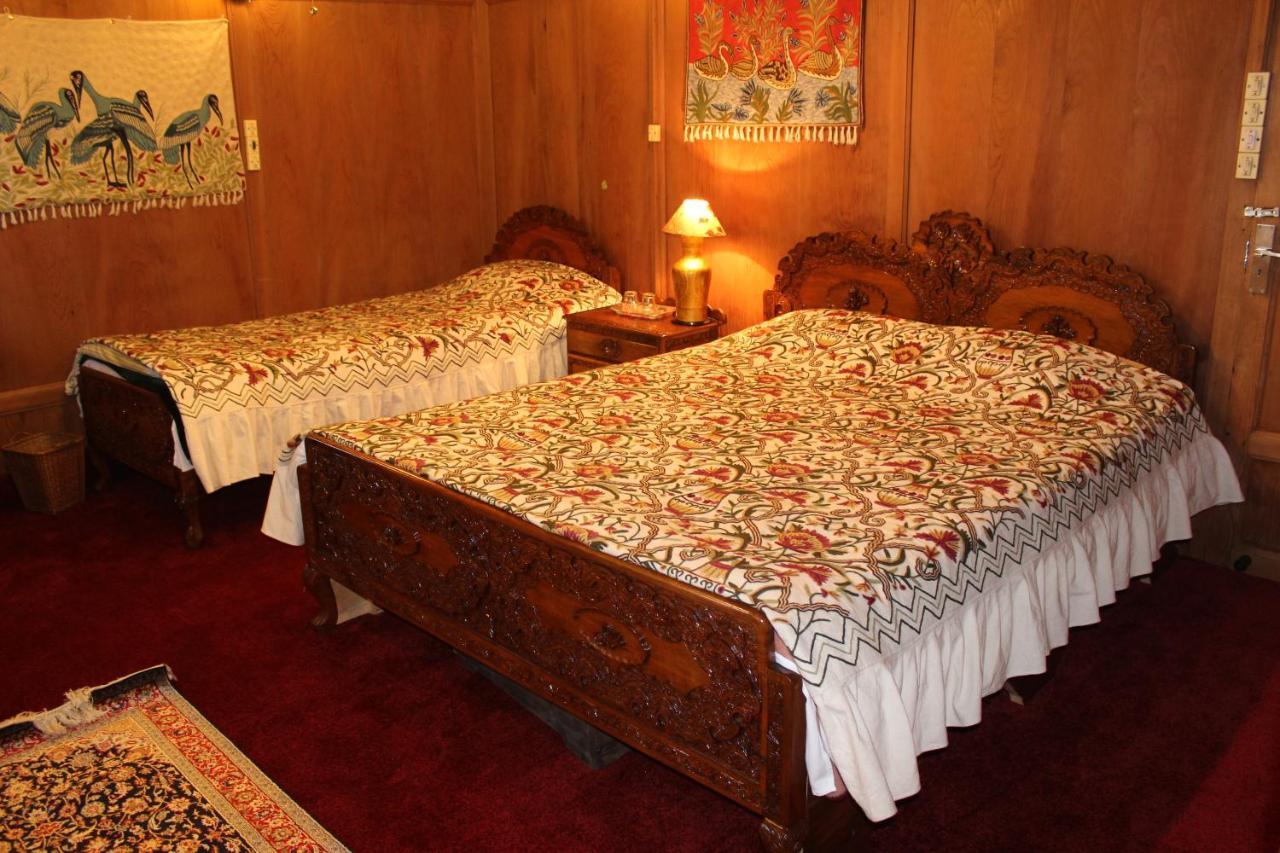 Wangnoo Worth Houseboats Hotell Srīnagar Eksteriør bilde