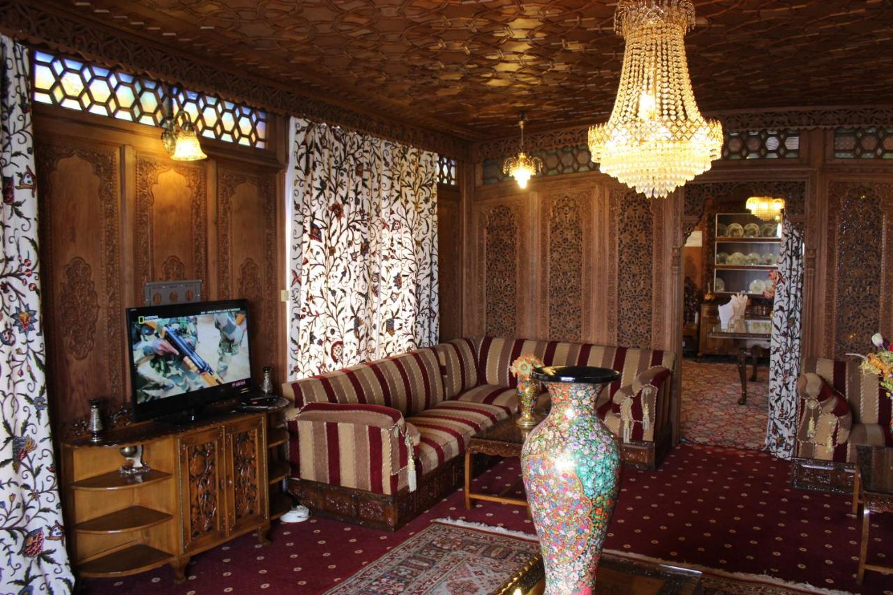 Wangnoo Worth Houseboats Hotell Srīnagar Eksteriør bilde
